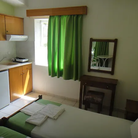 مكان تخييم Kouyoni غيراكيني